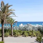 Stunning 2 Bed Apt On The Seafront Of Cannes In A High Class Secure Building With Swimming Pool 463