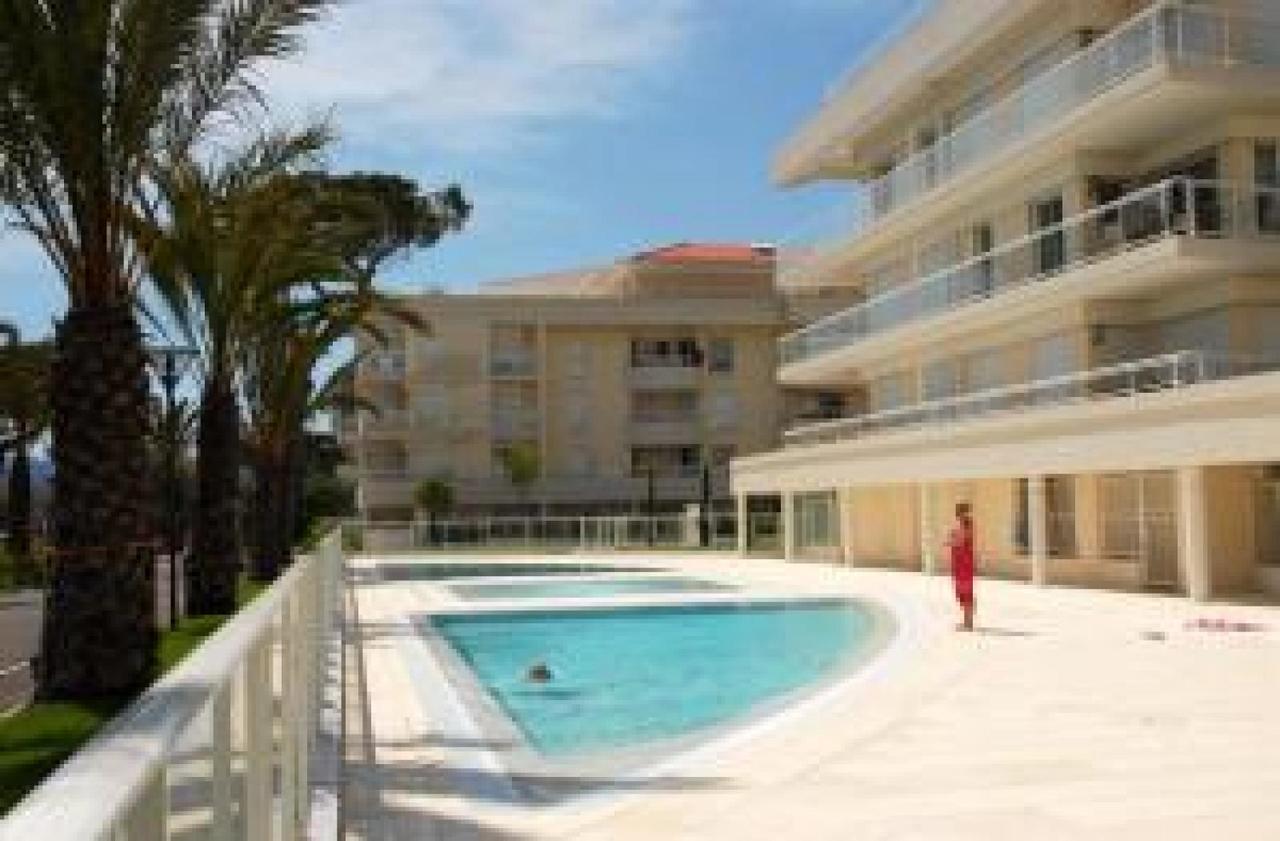 Appartement Stunning 2 Bed On The Seafront Of In A High Class Secure Building With Swimming Pool 463 Cannes