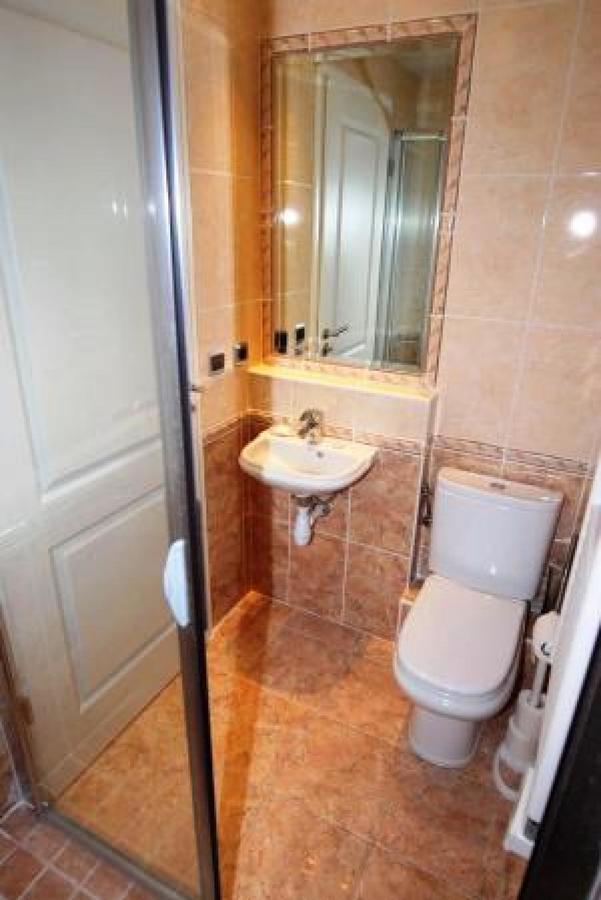 Stunning 2 Bed On The Seafront Of In A High Class Secure Building With Swimming Pool 463 Appartement