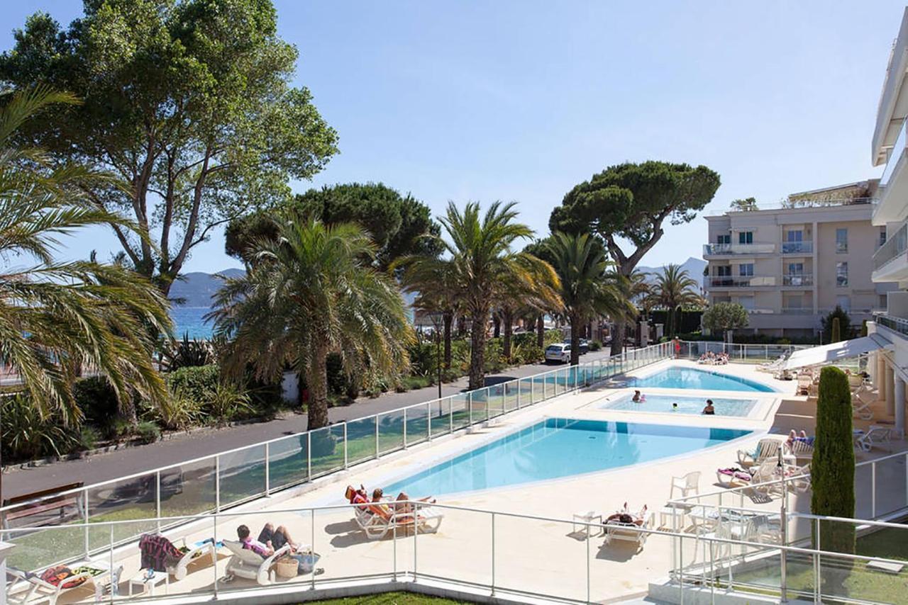 Stunning 2 Bed On The Seafront Of In A High Class Secure Building With Swimming Pool 463 Appartement Cannes