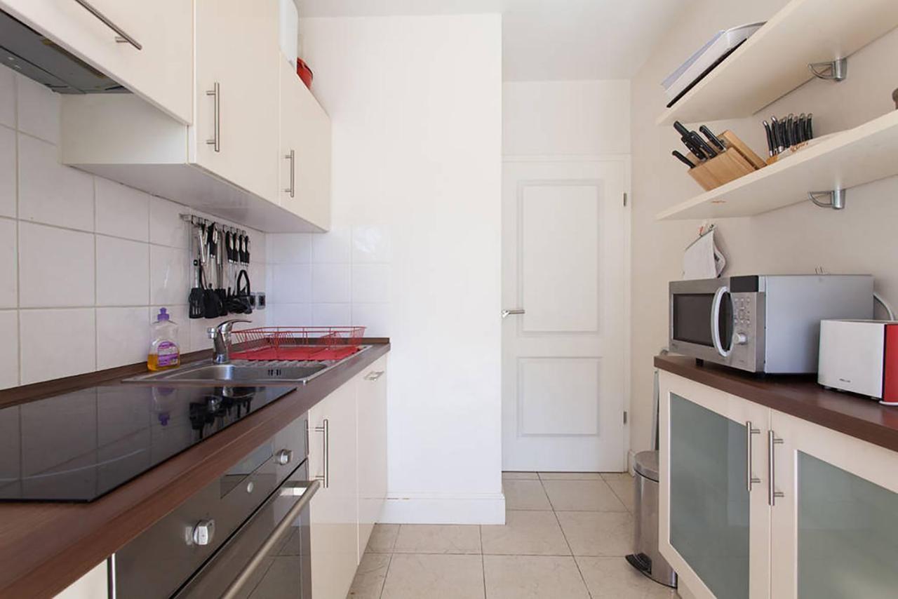 Stunning 2 Bed On The Seafront Of In A High Class Secure Building With Swimming Pool 463 Cannes