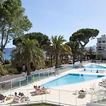 Stunning 2 Bed Apt On The Seafront Of Cannes In A High Class Secure Building With Swimming Pool 463