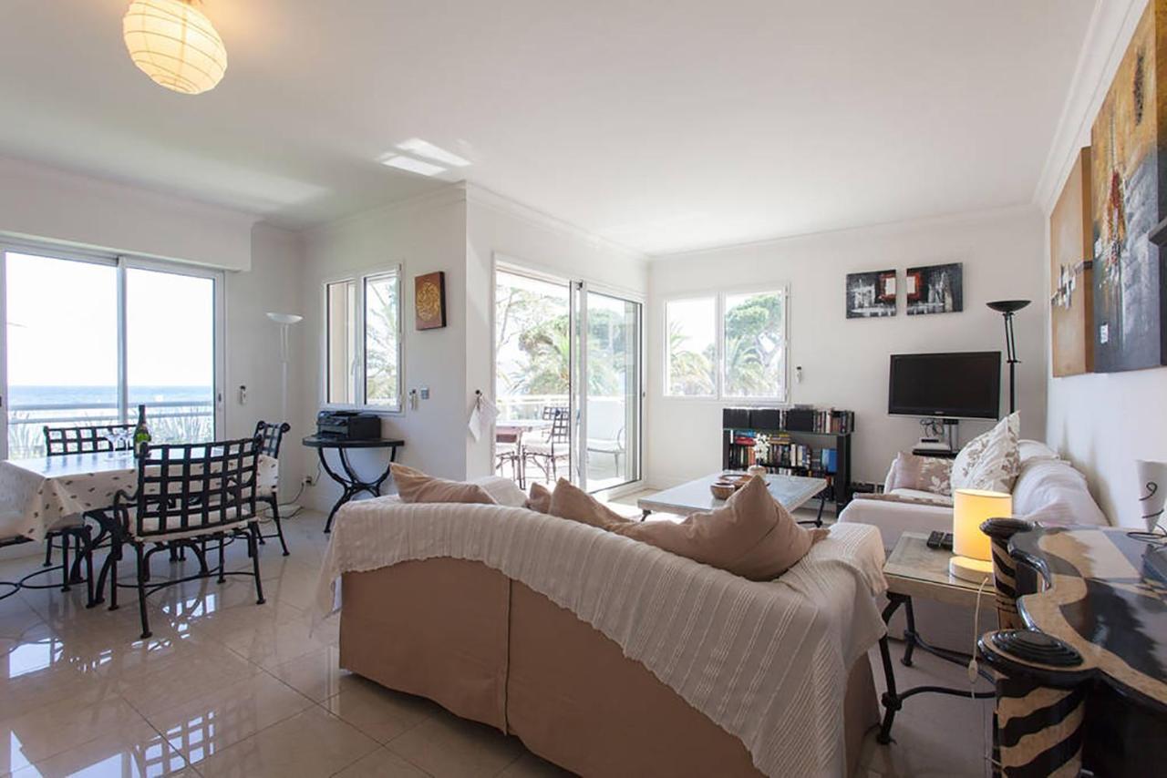 Stunning 2 Bed On The Seafront Of In A High Class Secure Building With Swimming Pool 463 Apartment Cannes